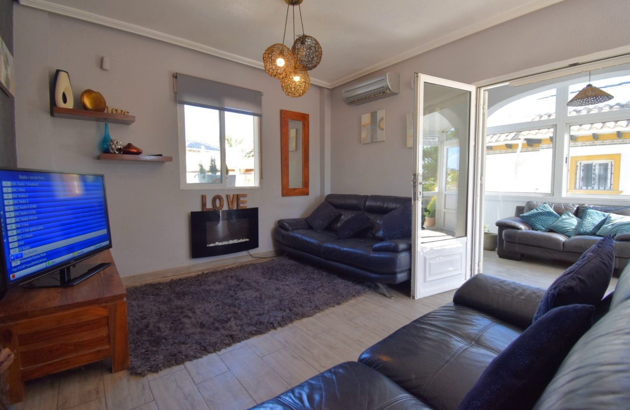 Resale - Villa - Orihuela Costa - Playa Flamenca