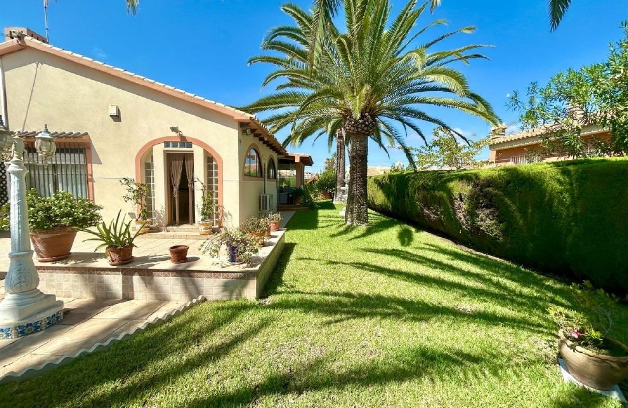 Resale - Villa - Orihuela Costa - Cabo Roig