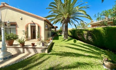 Resale - Villa - Orihuela Costa - Cabo Roig