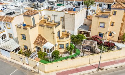 Resale - Villa - Orihuela Costa - La Zenia- Orihuela costa