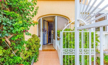 Resale - Villa - Orihuela Costa - La Zenia- Orihuela costa