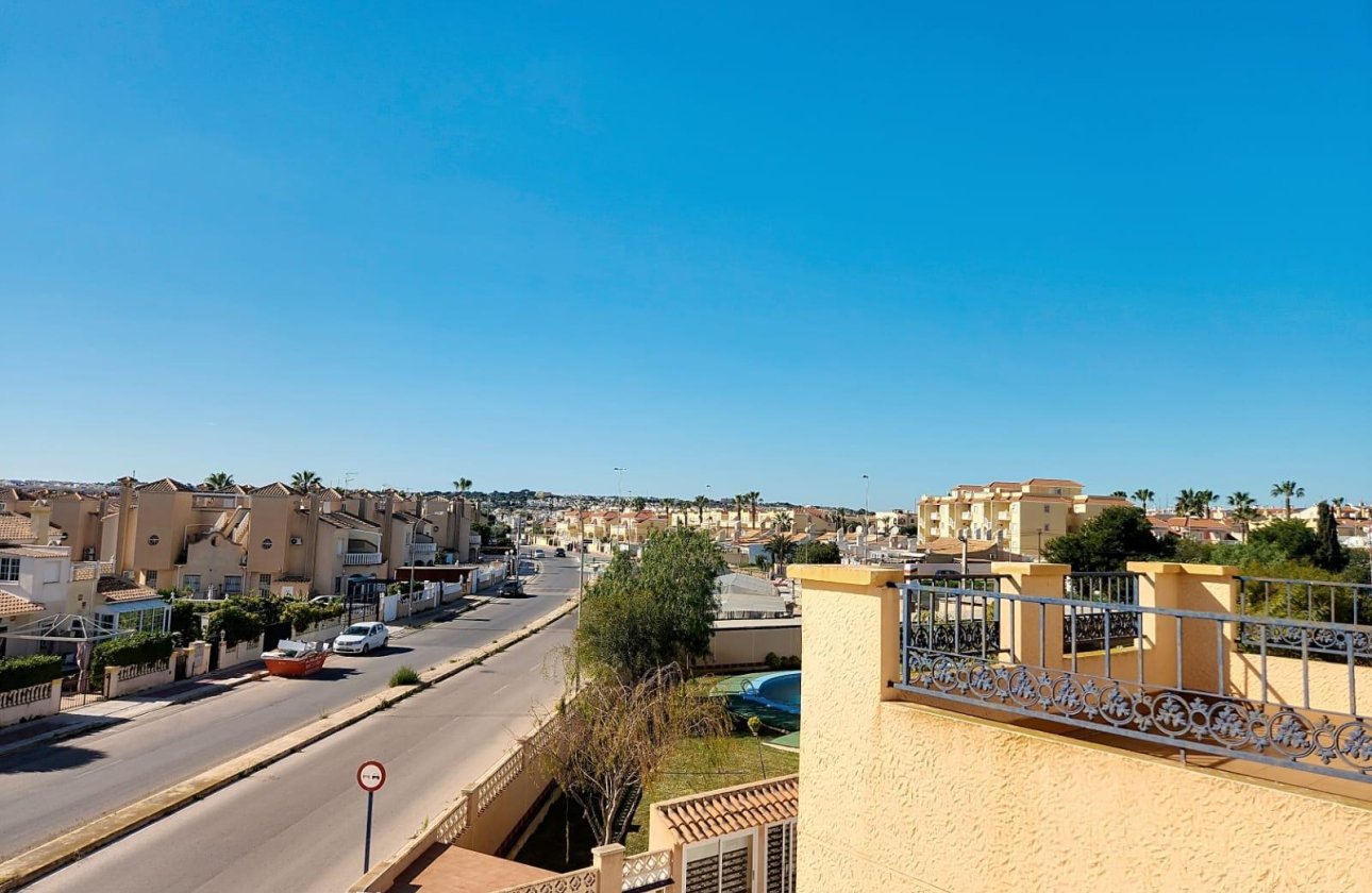 Resale - Villa - Orihuela Costa - La Zenia- Orihuela costa