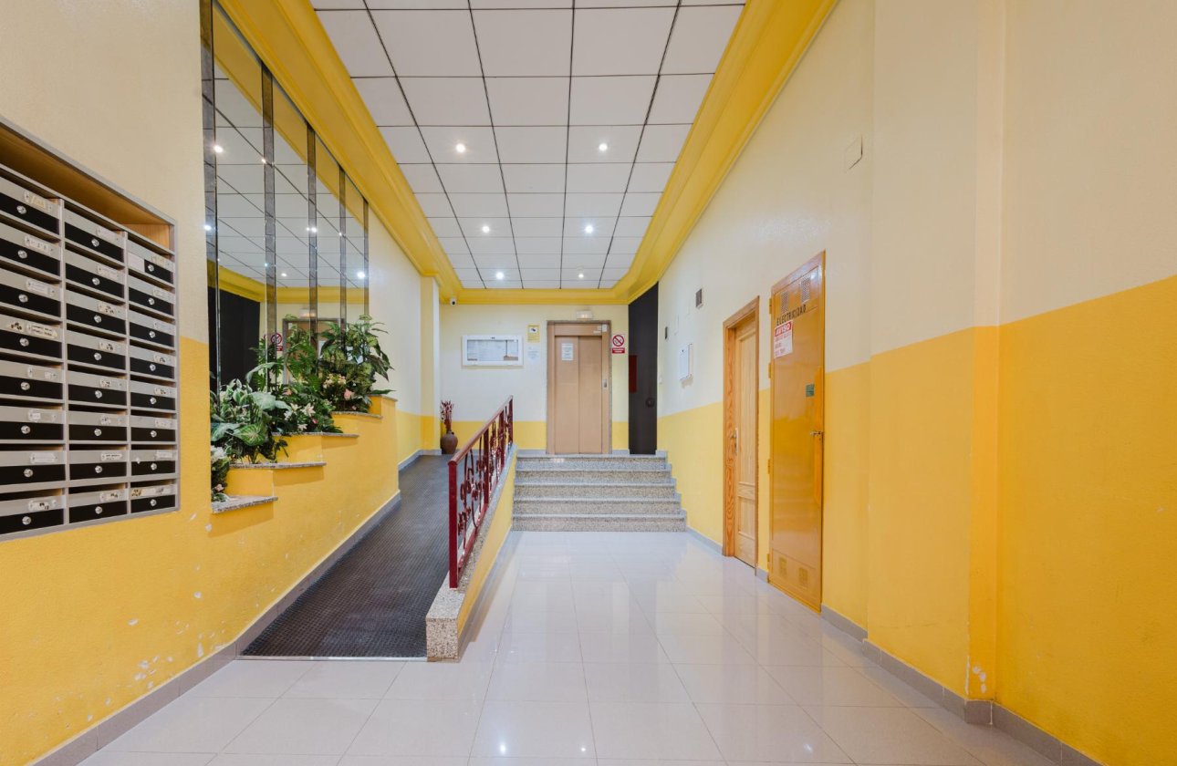 Resale - Apartment / flat - Torrevieja - Parque de Las Naciones