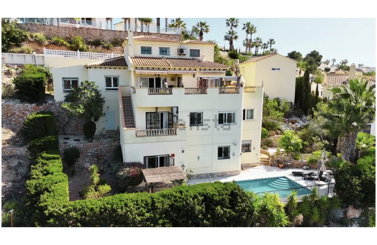 Resale - Villa - Villamartin