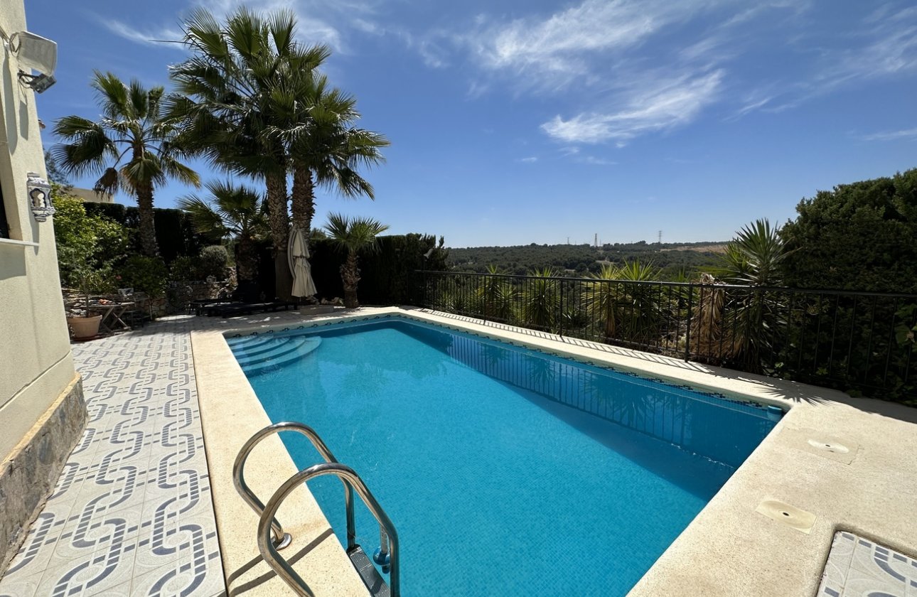 Resale - Villa - Villamartin