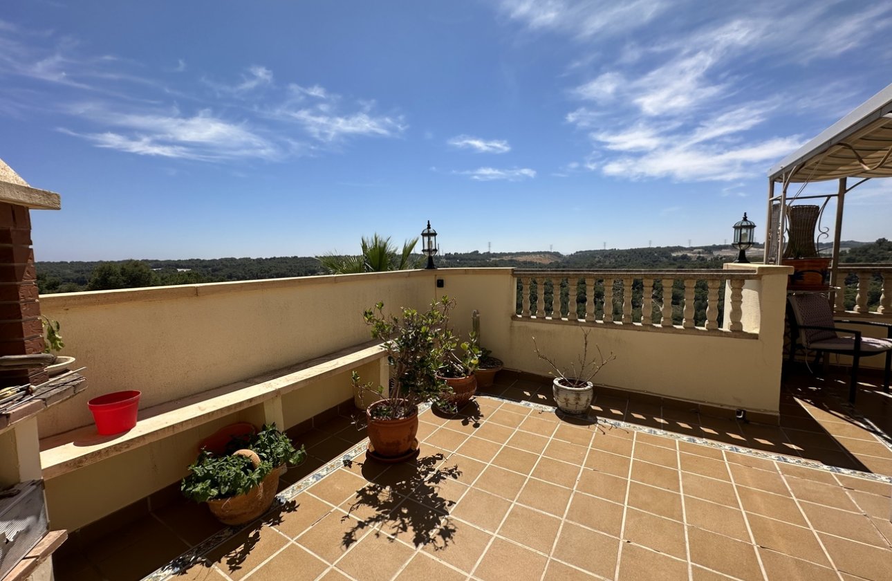 Resale - Villa - Villamartin