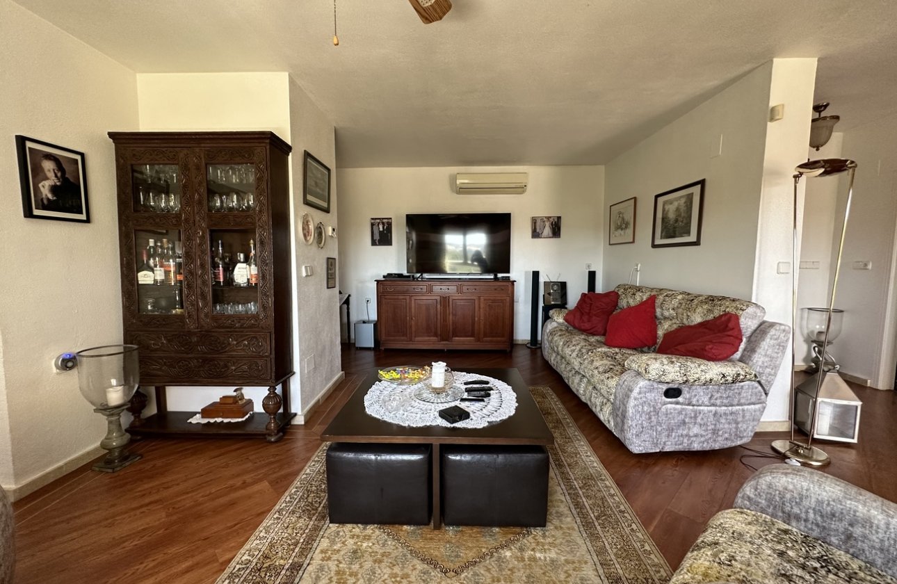 Resale - Villa - Villamartin