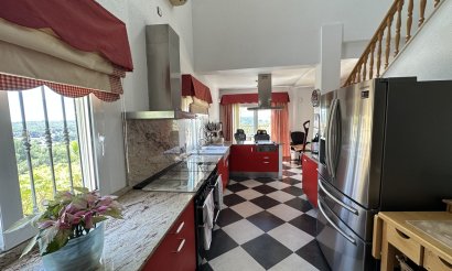 Resale - Villa - Villamartin