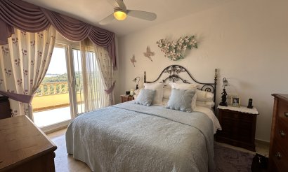 Resale - Villa - Villamartin