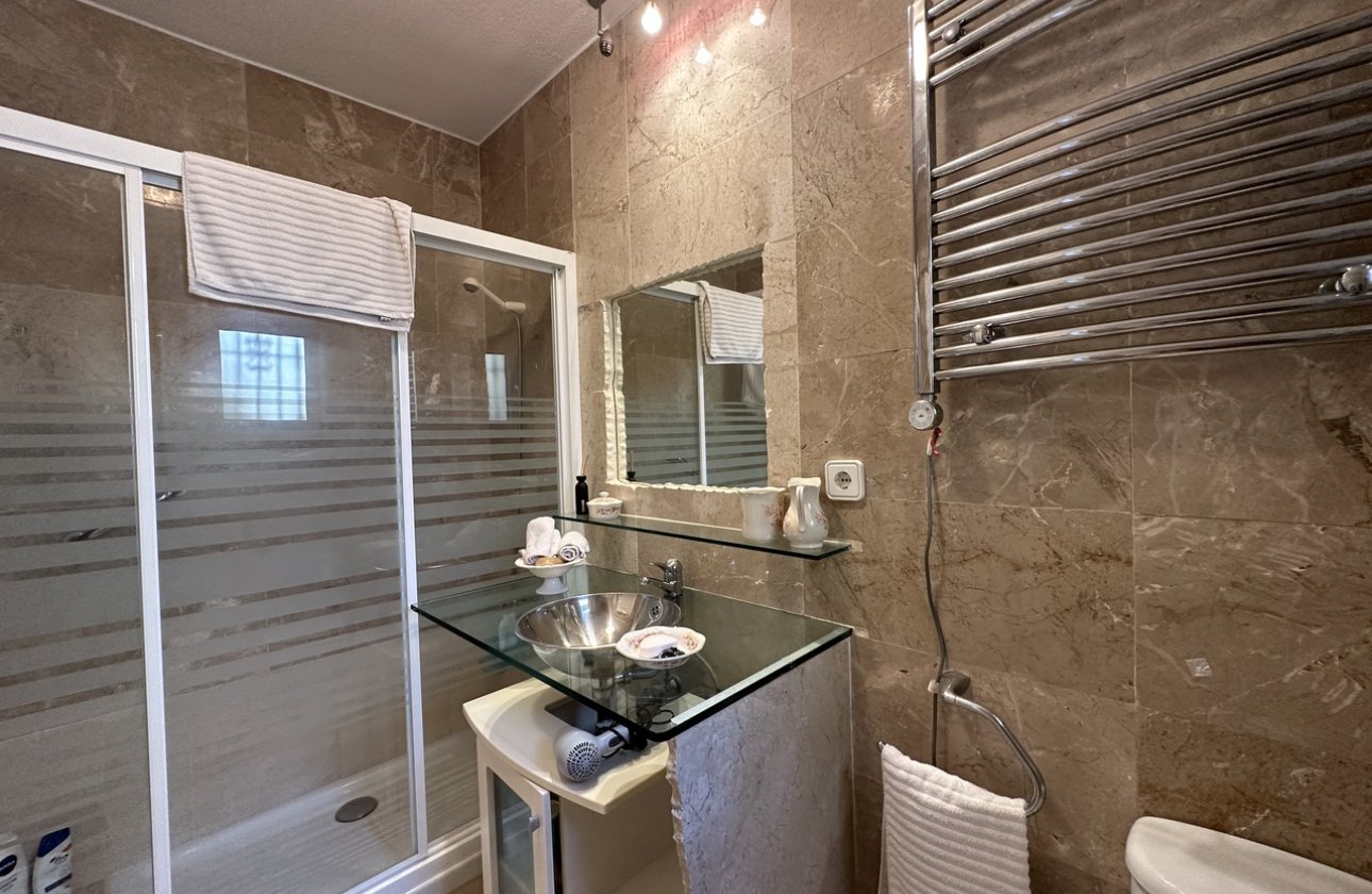 Resale - Villa - Villamartin