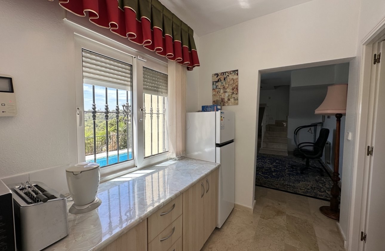 Resale - Villa - Villamartin