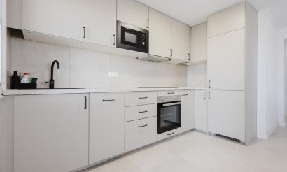 Resale - Apartment / flat - Torrevieja - Playa del Acequión