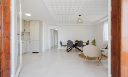 Resale - Apartment / flat - Torrevieja - Playa del Acequión