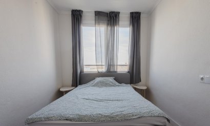 Resale - Apartment / flat - Torrevieja - Playa del Acequión