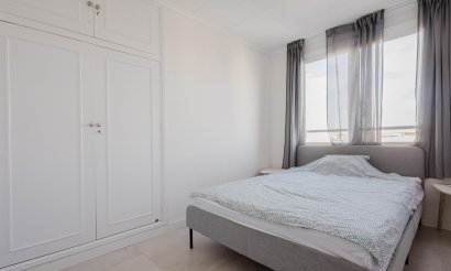 Resale - Apartment / flat - Torrevieja - Playa del Acequión