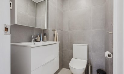 Resale - Apartment / flat - Torrevieja - Playa del Acequión