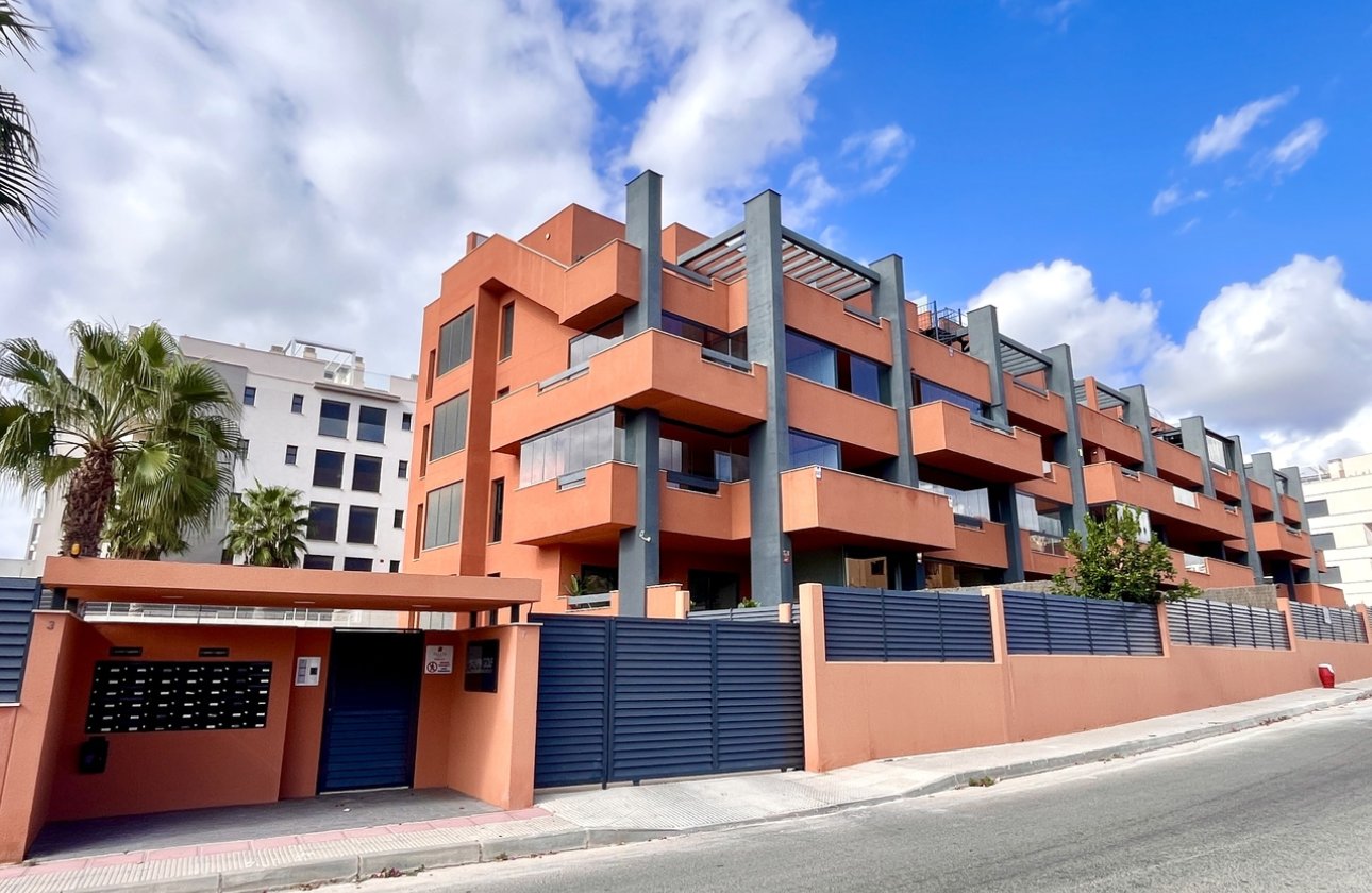 Resale - Apartment / flat - Villamartin