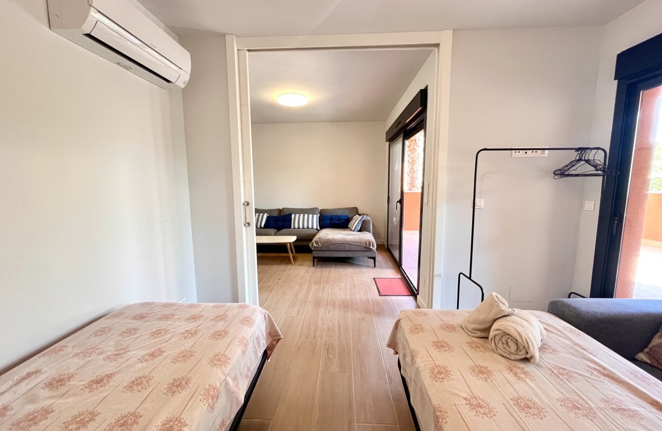 Resale - Apartment / flat - Villamartin