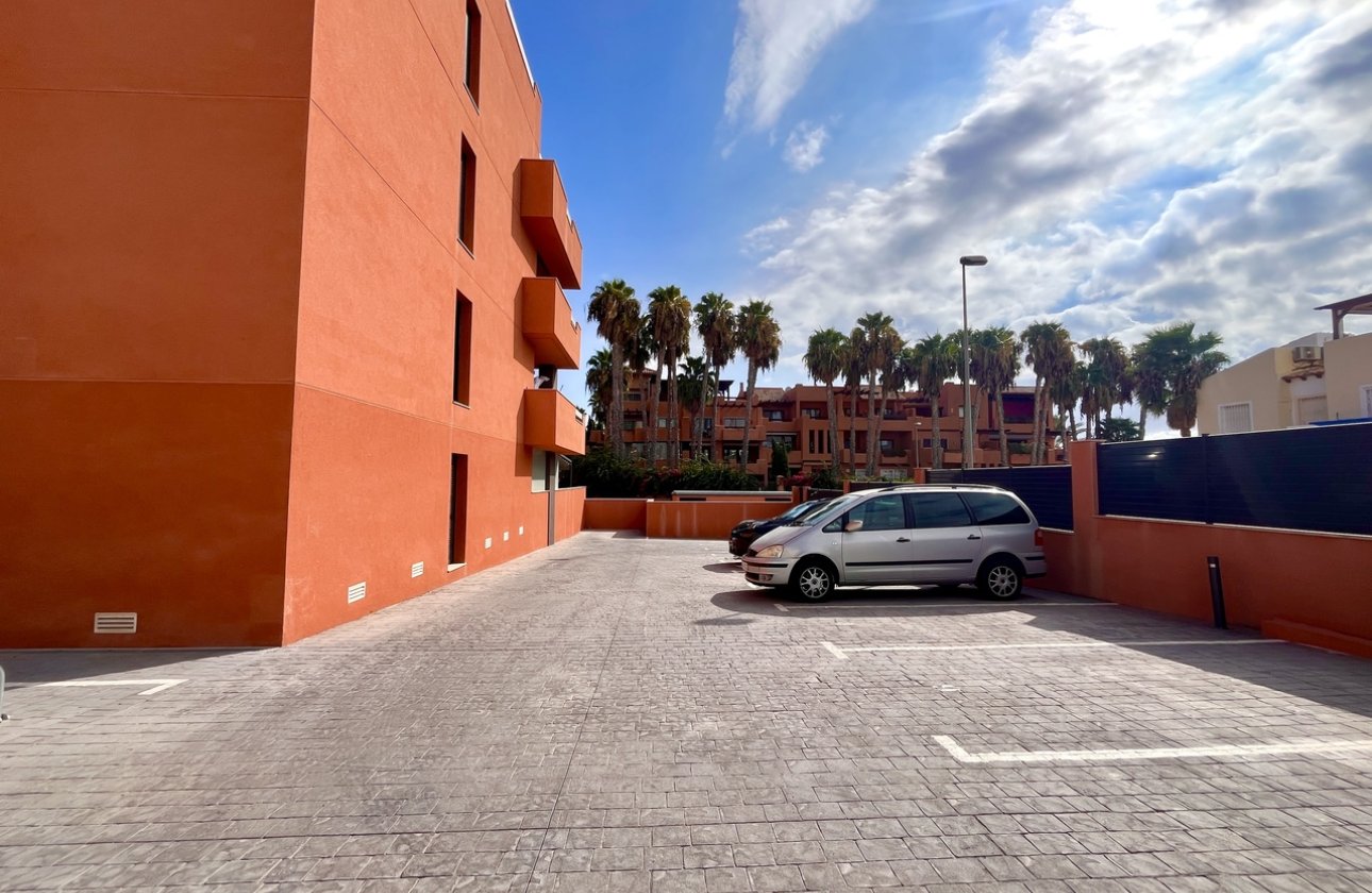 Resale - Apartment / flat - Villamartin