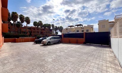 Resale - Apartment / flat - Villamartin