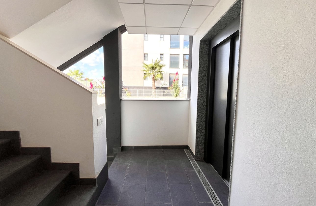 Resale - Apartment / flat - Villamartin