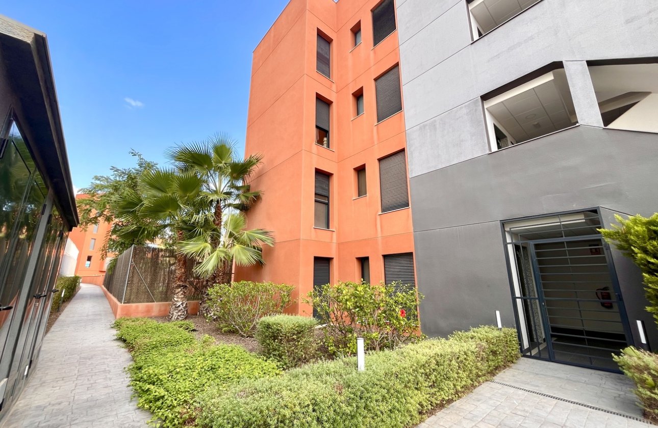 Resale - Apartment / flat - Villamartin