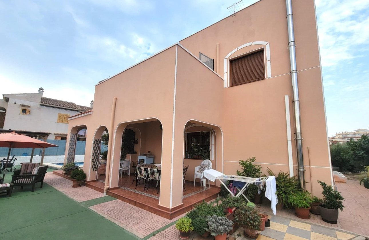 Resale - Villa - Torrevieja - Aguas Nuevas