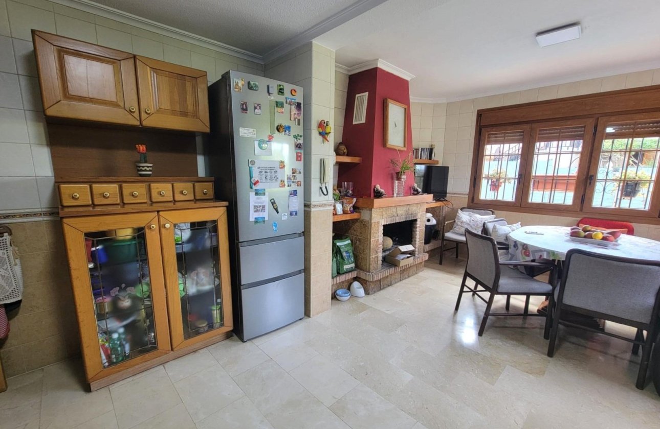 Resale - Villa - Torrevieja - Aguas Nuevas