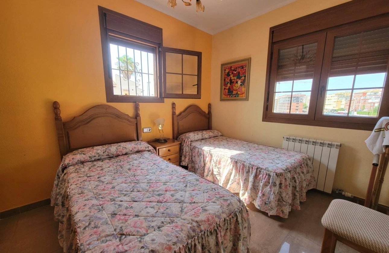 Resale - Villa - Torrevieja - Aguas Nuevas