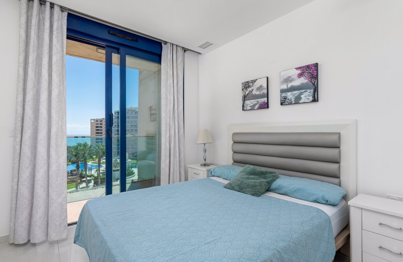 Resale - Apartment / flat - Torrevieja - Punta Prima