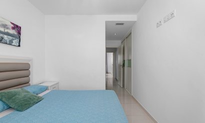 Resale - Apartment / flat - Torrevieja - Punta Prima