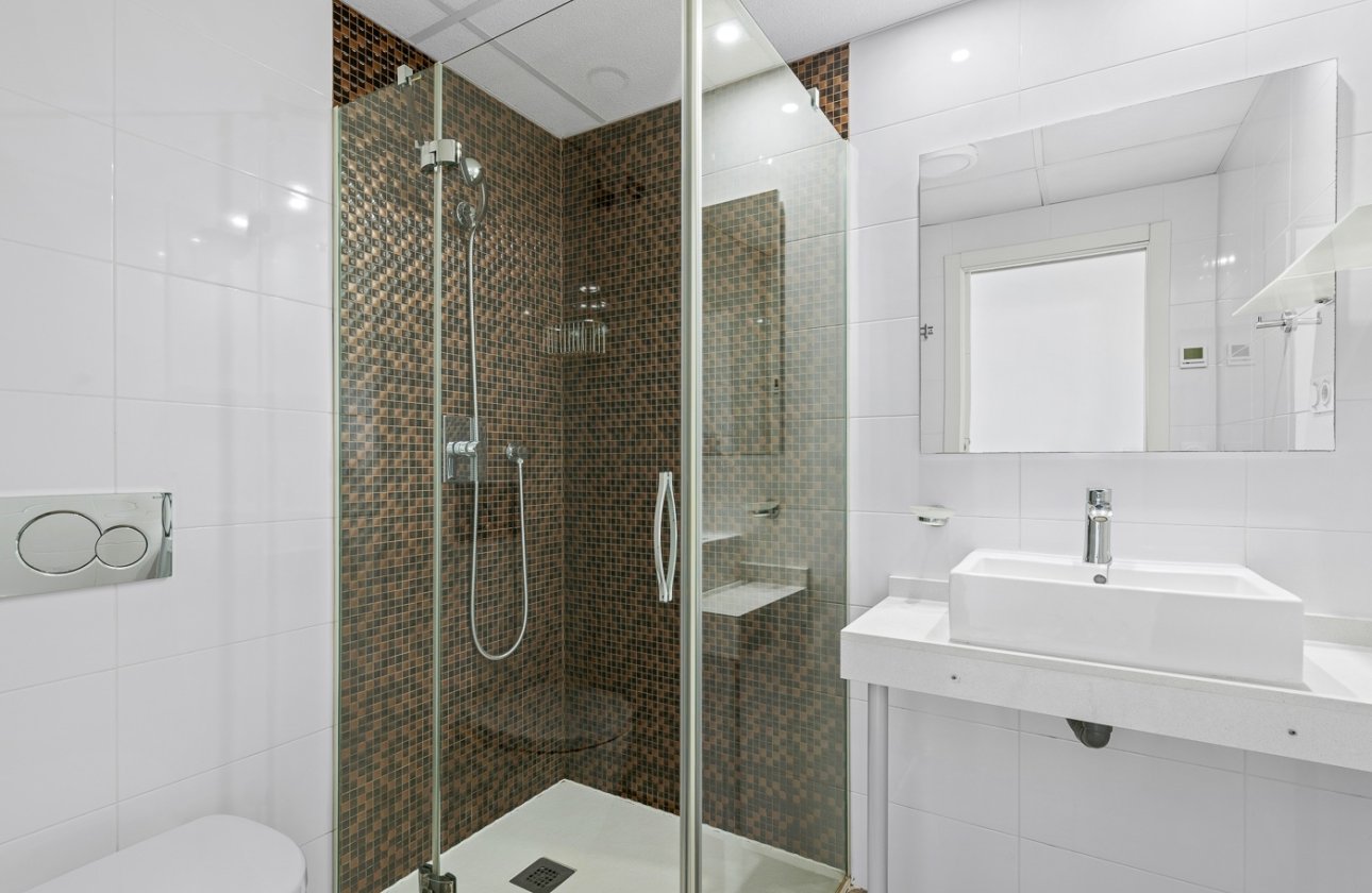 Resale - Apartment / flat - Torrevieja - Punta Prima