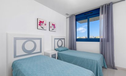 Resale - Apartment / flat - Torrevieja - Punta Prima