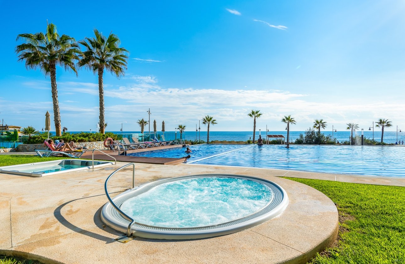 Resale - Apartment / flat - Torrevieja - Punta Prima