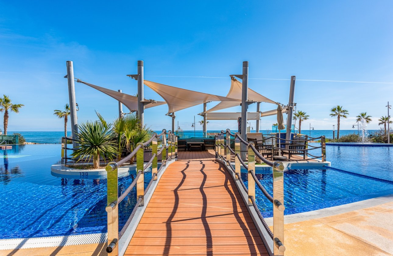 Resale - Apartment / flat - Torrevieja - Punta Prima