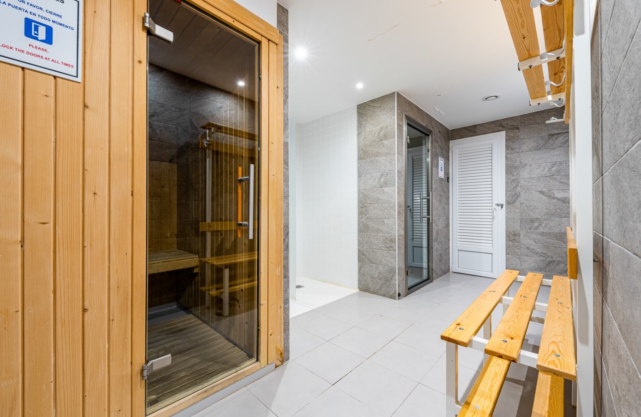 Resale - Apartment / flat - Torrevieja - Punta Prima