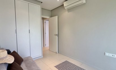 Resale - Apartment / flat - Orihuela Costa - Villamartín