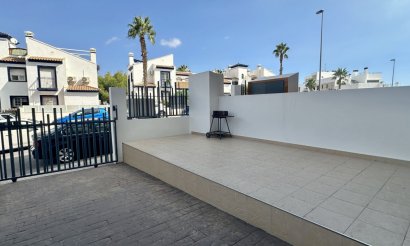 Resale - Apartment / flat - Orihuela Costa - Villamartín
