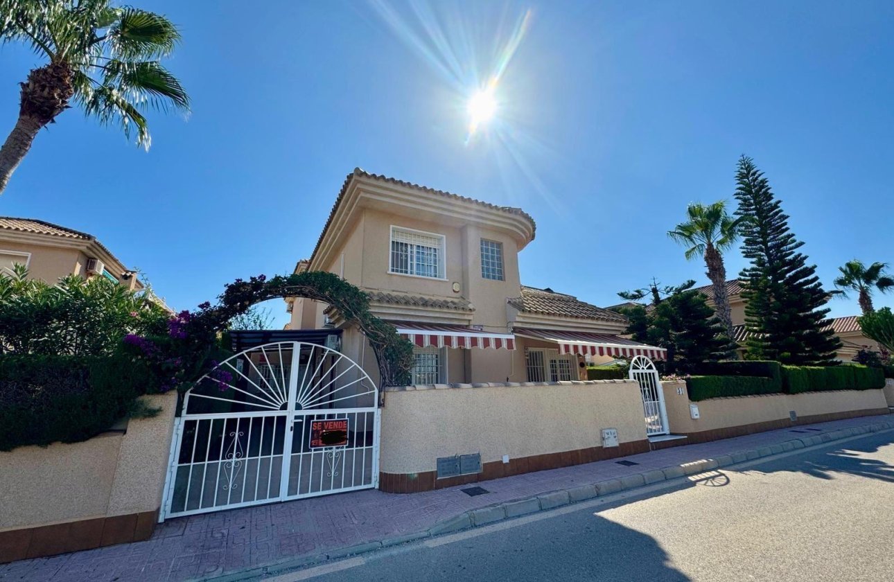 Resale - Villa - Torrevieja - Los altos