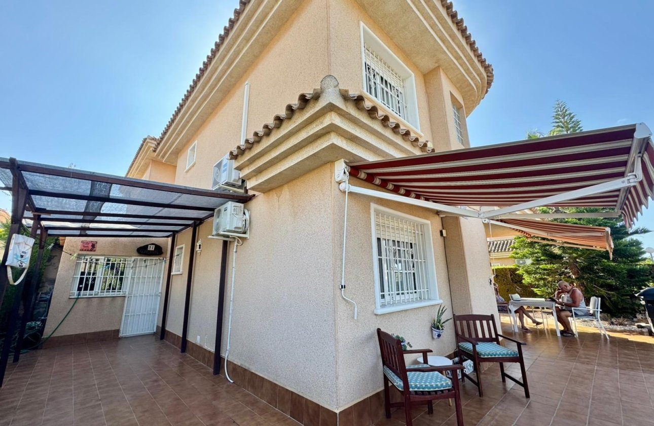 Resale - Villa - Torrevieja - Los altos