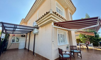 Resale - Villa - Torrevieja - Los altos
