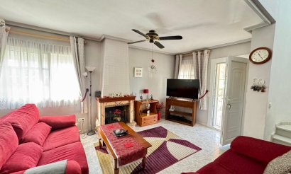 Resale - Villa - Torrevieja - Los altos