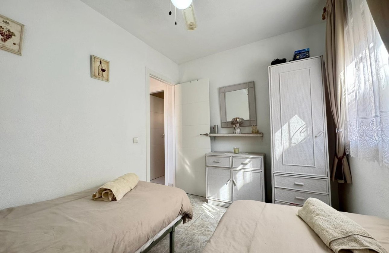 Resale - Villa - Torrevieja - Los altos