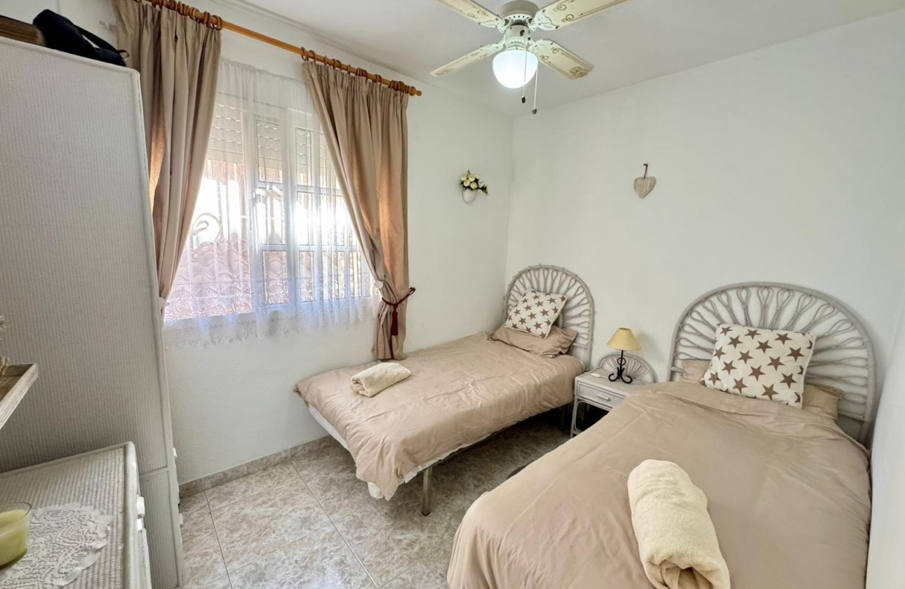 Resale - Villa - Torrevieja - Los altos