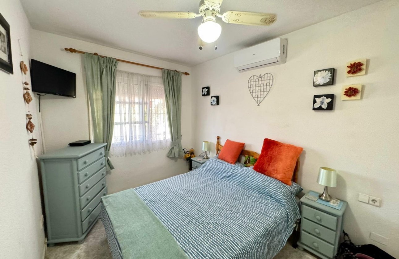 Resale - Villa - Torrevieja - Los altos