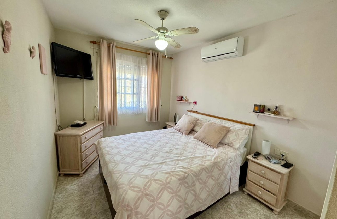 Resale - Villa - Torrevieja - Los altos