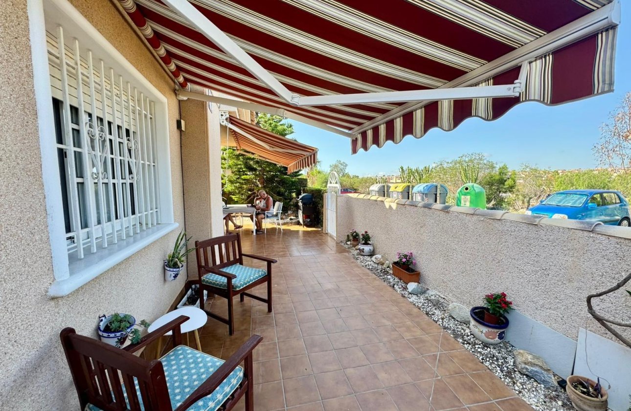 Resale - Villa - Torrevieja - Los altos