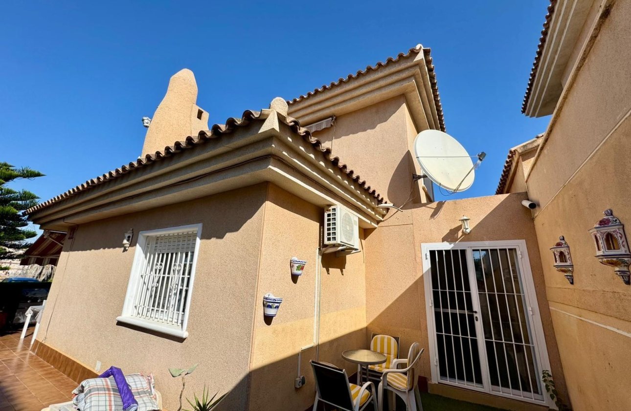 Resale - Villa - Torrevieja - Los altos