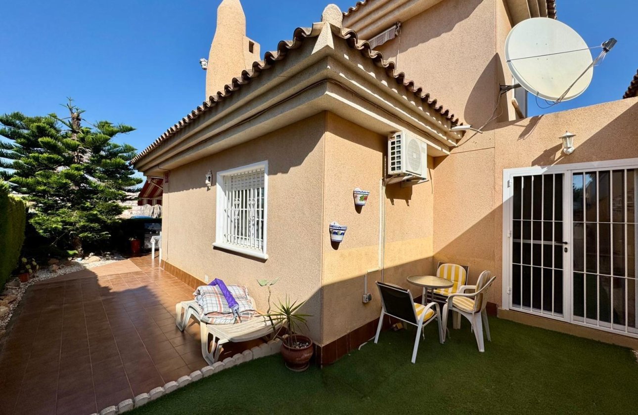 Resale - Villa - Torrevieja - Los altos