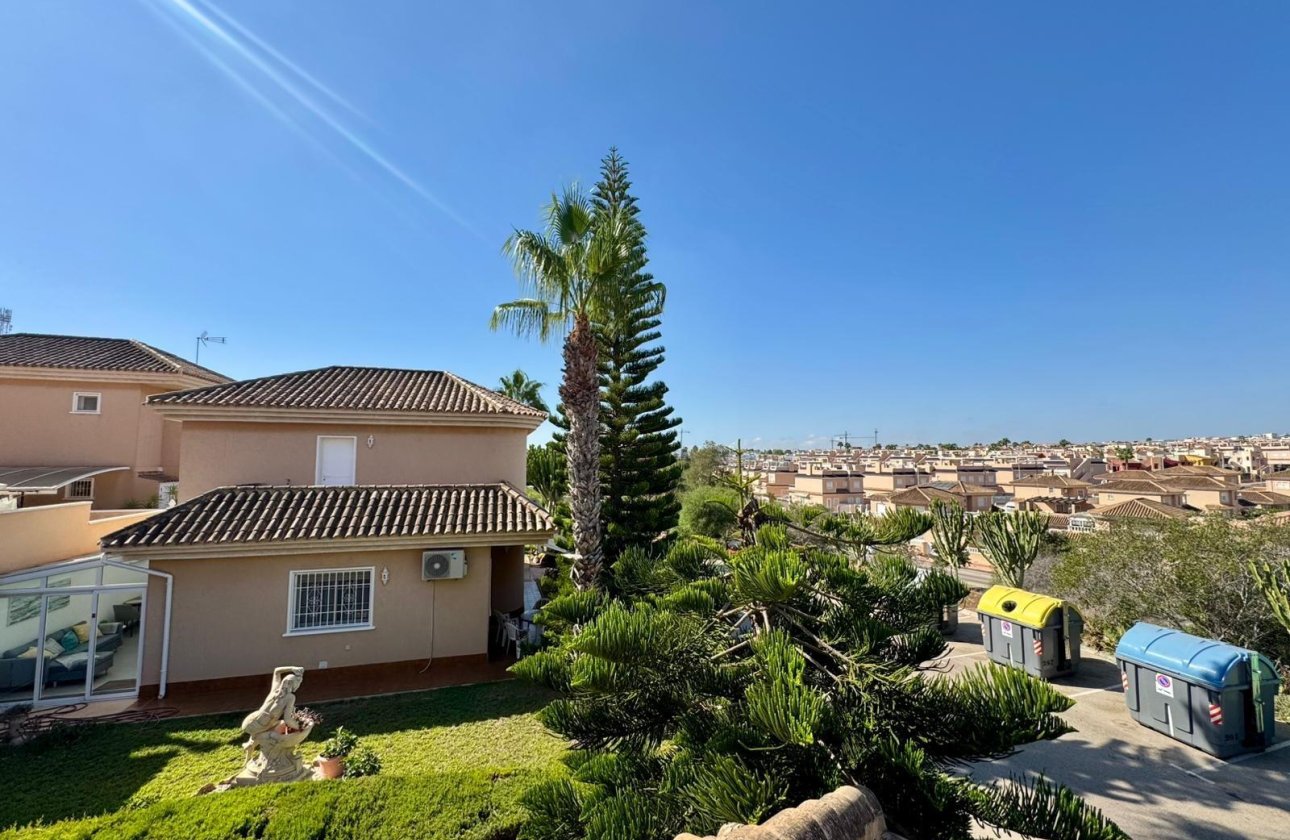 Resale - Villa - Torrevieja - Los altos